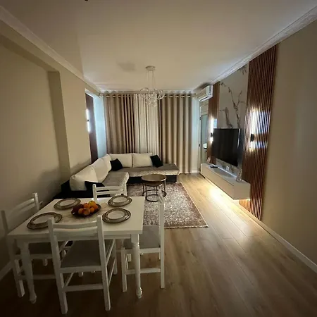 Roan Luxe * Tirana